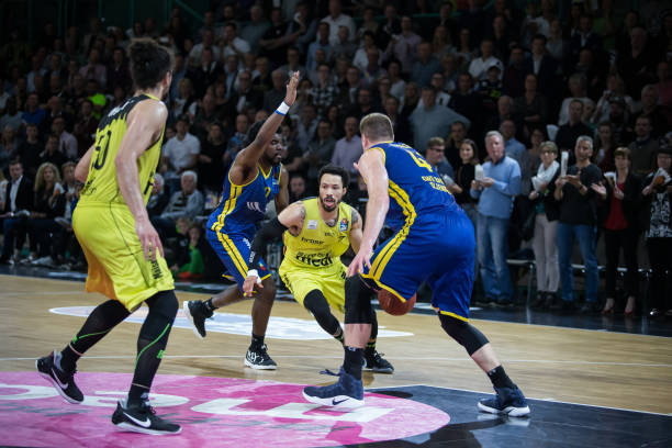 冲击更高荣 冲击更高荣